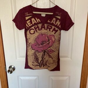 Lucky Brand Heart Charm Juniors XS Maroon Graphic T-Shirt